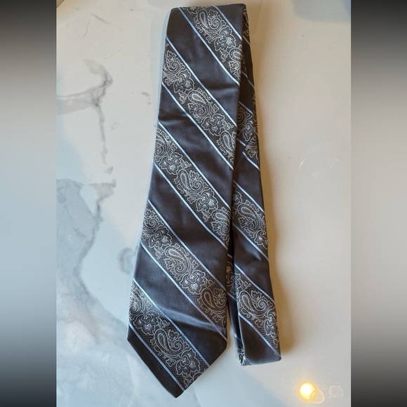 Michael Kors tie - Picture 1 of 3